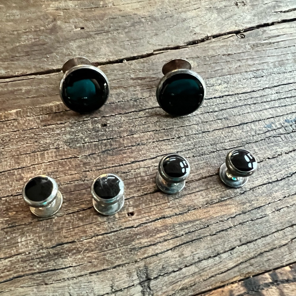 Elegant Black Cufflinks Set with 4 studs